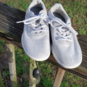 Allbirds tennis shoe